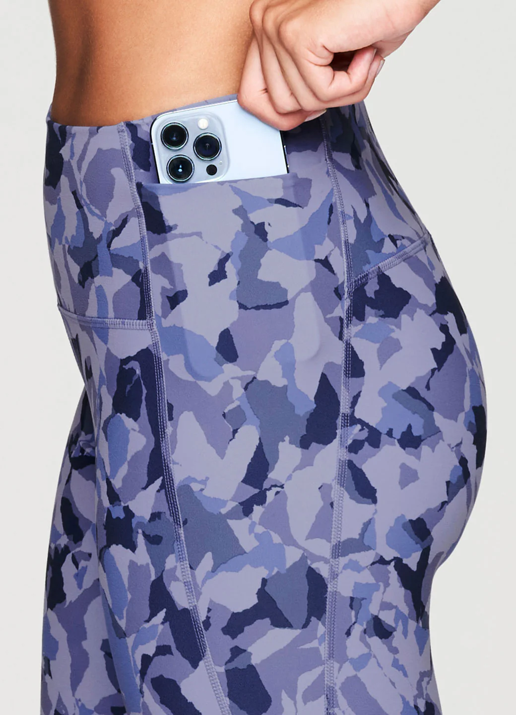 Abstract Painting Super Soft 7/8 Legging - Image 2