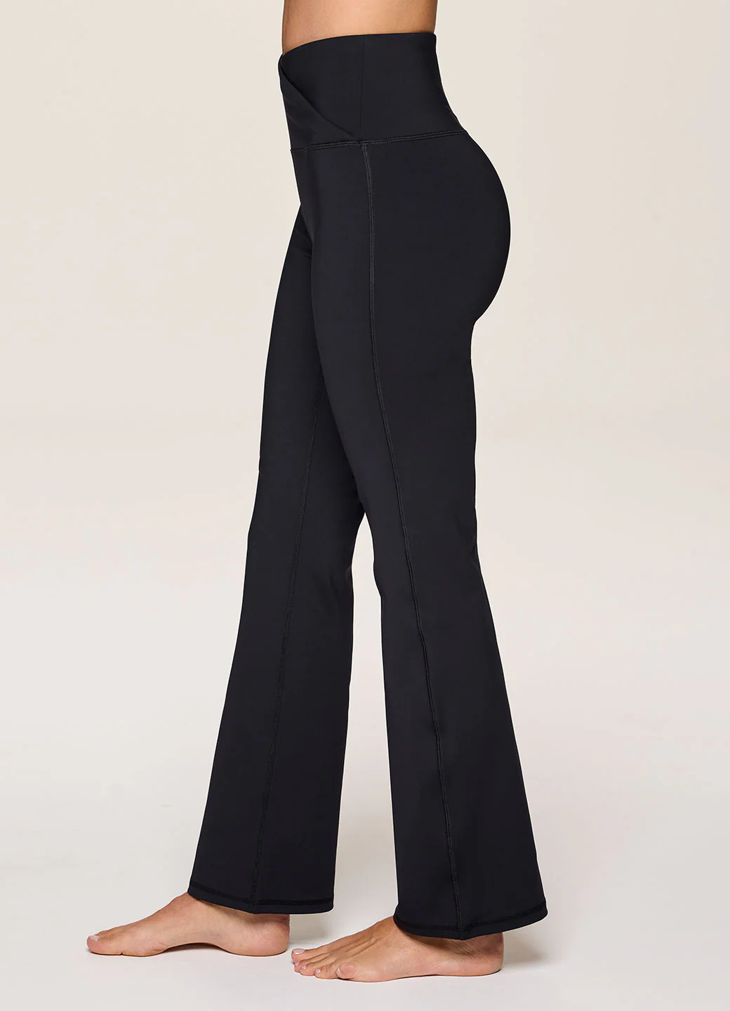 Crossover Ultra Hold Flare Legging - Image 6