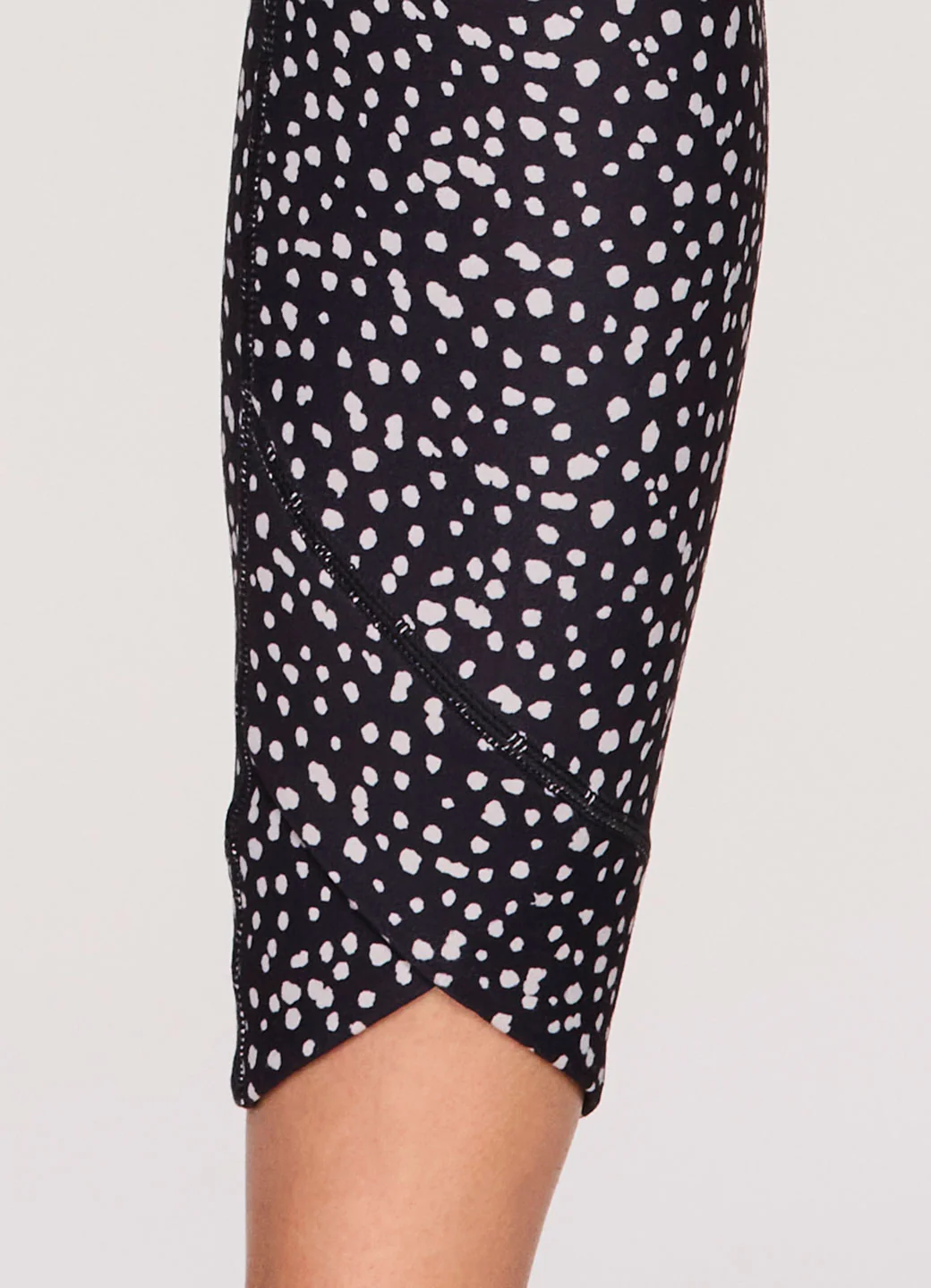 Dip Dot Super Soft Tulip 7/8 Legging - Image 6