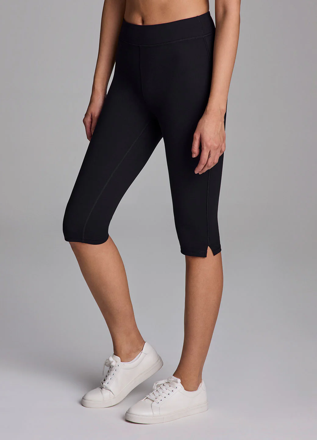 Studio Cropped Capri - Image 10