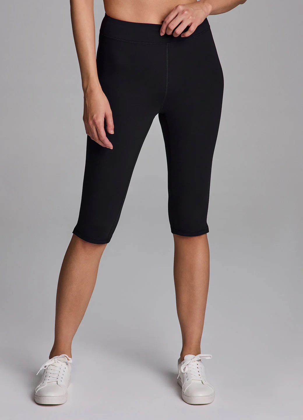 Studio Cropped Capri - Image 6