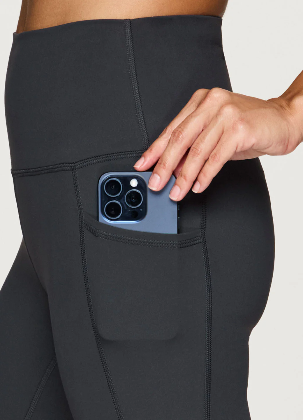 Studio Tech Flex Legging - Image 15