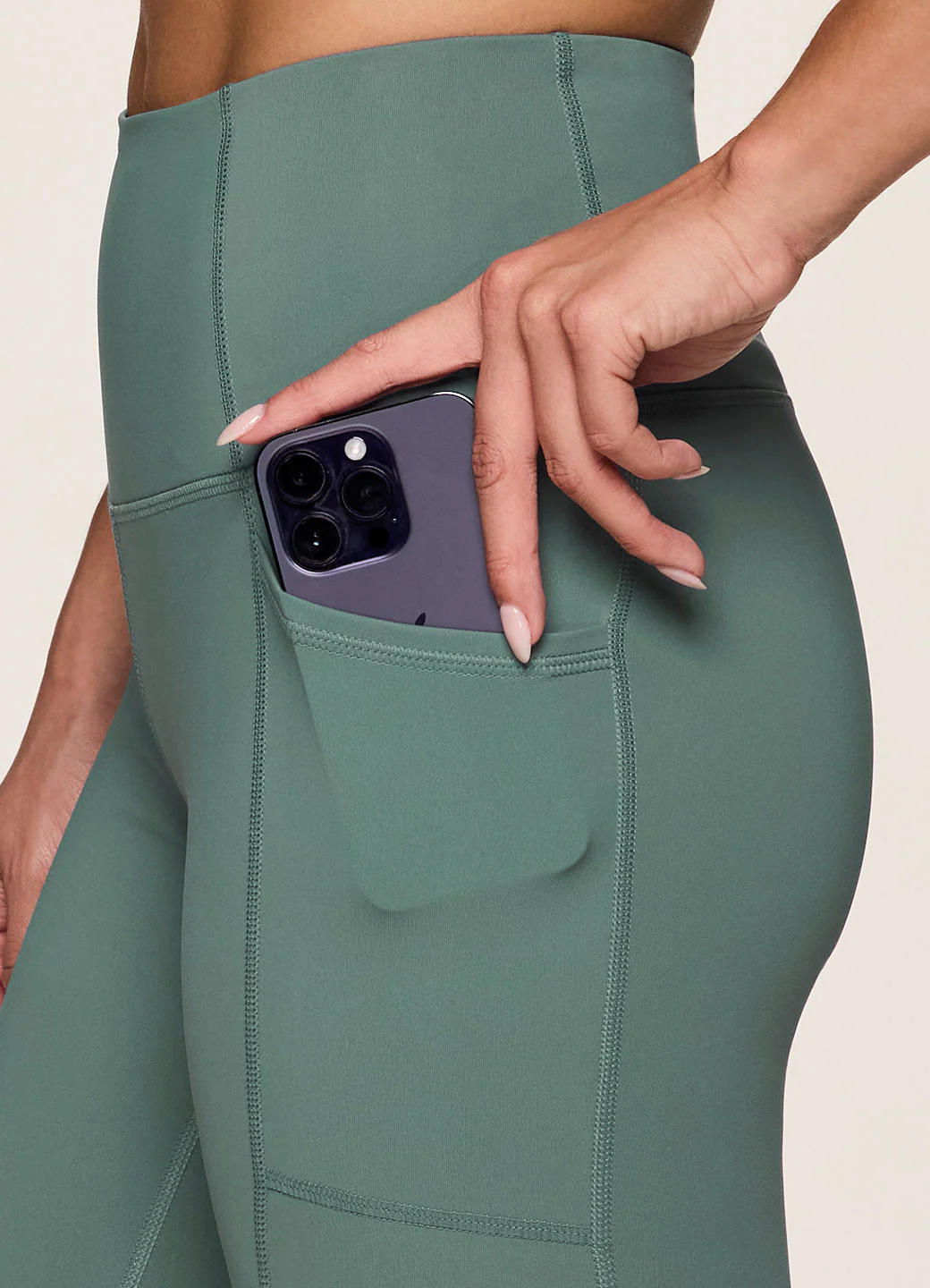 Tech Flex Ultra Hold Capri - Image 23