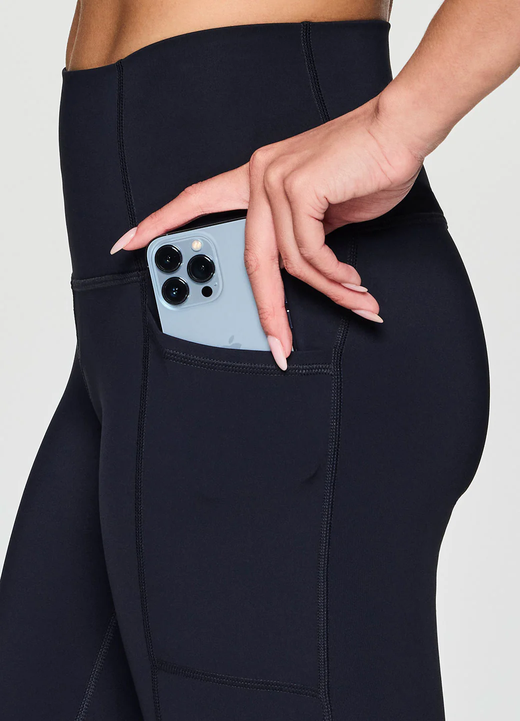 Tech Flex Ultra Hold Capri - Image 33
