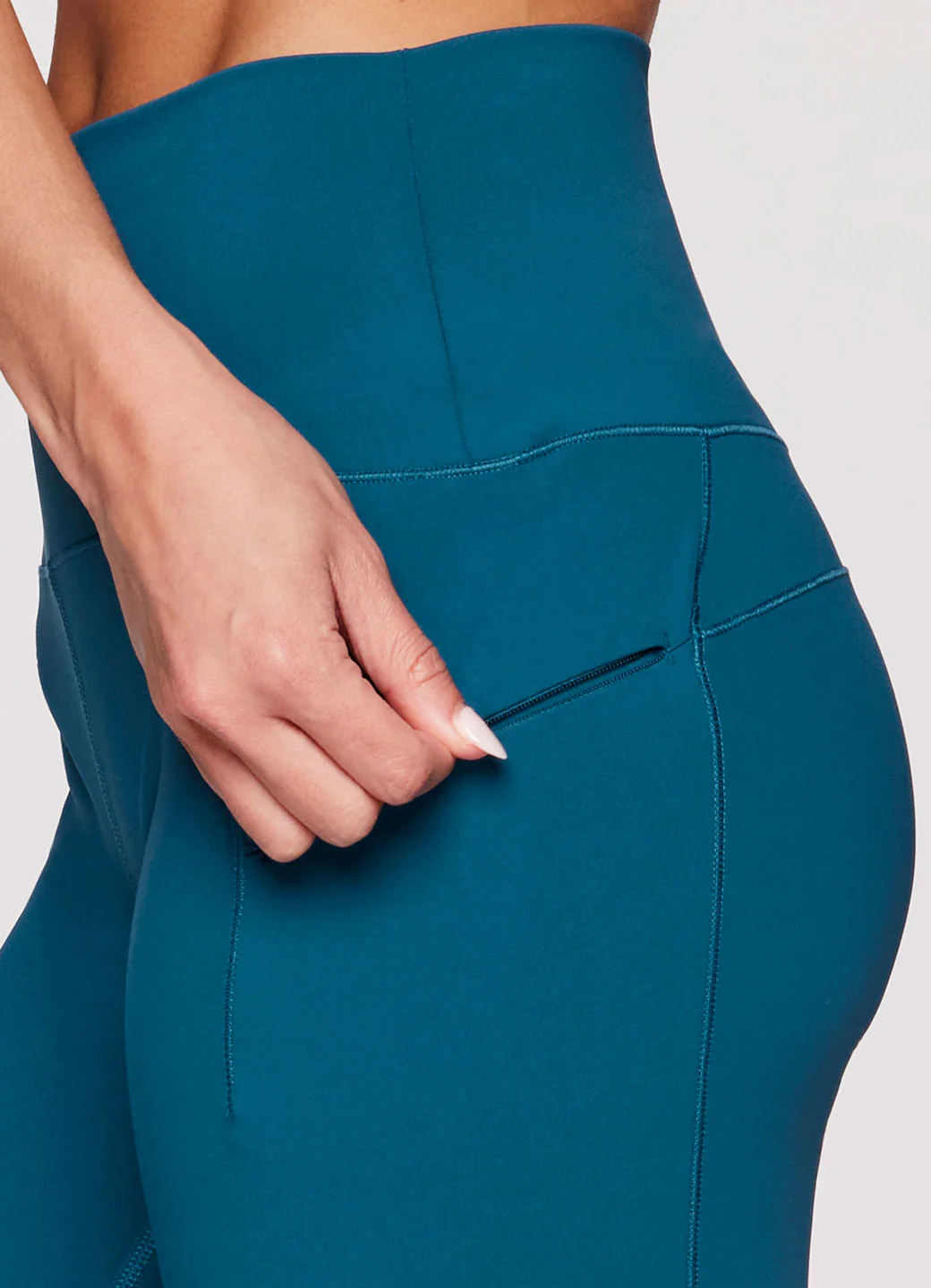 Ultra Hold Zip It 7/8 Legging - Image 3